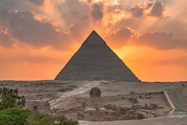 Giza Pyramids , Great Sphinx , Egyptian Museum and Bazaar ( Hot Deal )  - Photo 1 of 9