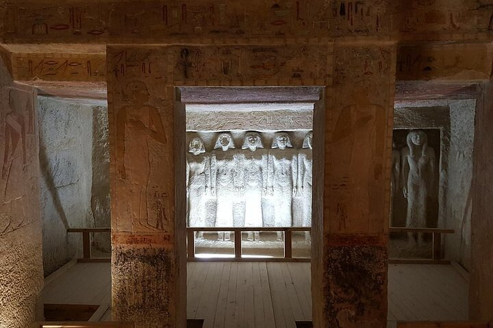 Giza pyramids, underground -tombs ,sphinx and Memphis museum - Photo 1 of 9