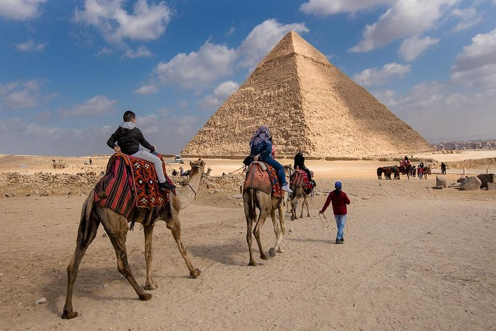 VIP Private tour to Pyramids of Giza and Sphinx - Photo 1 of 7