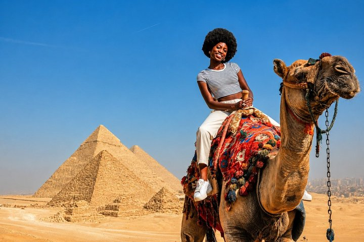 Private All inclusive Giza pyramids Sphinx, Camel, Guide, Lunch - Photo 1 of 25