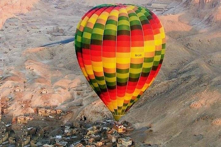 Hot air Balloon - Photo 1 of 2