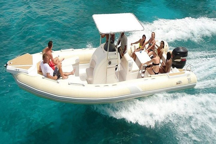 Hurghada: 1- or 2-Hour Private Speedboat Rental with Captain - Photo 1 of 2