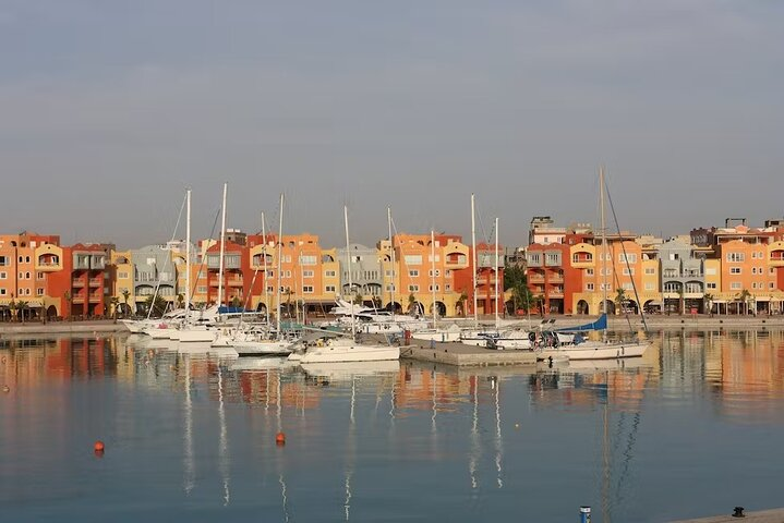 Hurghada tour by night with the Grand Aquarium and dinner - Photo 1 of 6