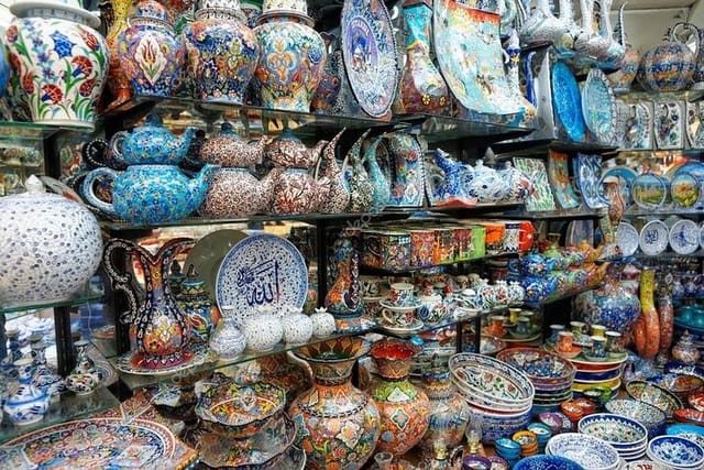 https://www.pelago.com/img/products/EG-Egypt/luxor-bazaar-private-tour/47b1cda2-4e52-48f3-a11f-d4c2816ce0c6_luxor-bazaar-private-tour-medium.jpg