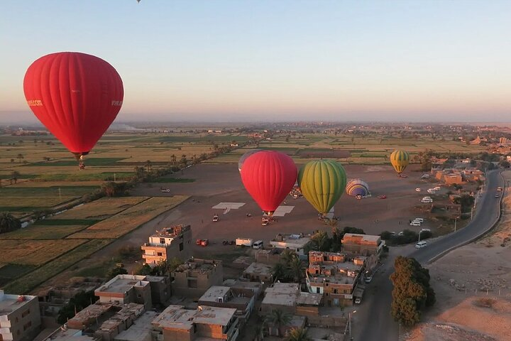 Hot Air Ballon Luxor Early Sunrise - Photo 1 of 16