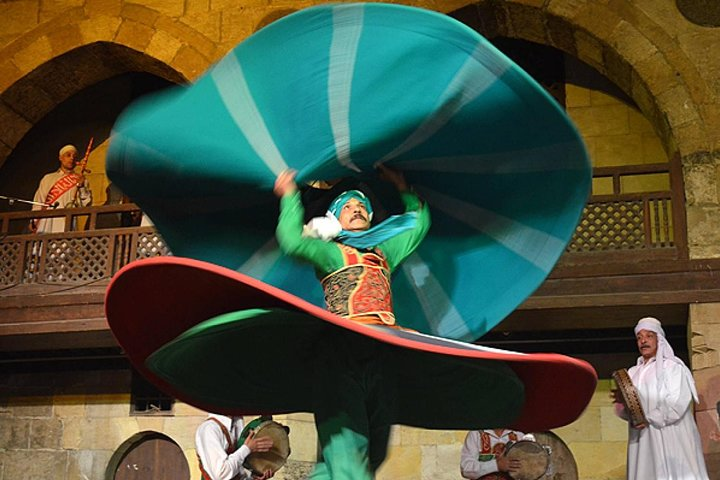 Tanoura dance 