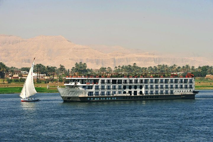 Nile Cruise From Aswan To Luxor  - Photo 1 of 17