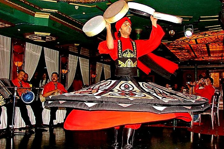 Nile Cruise dinner Showe