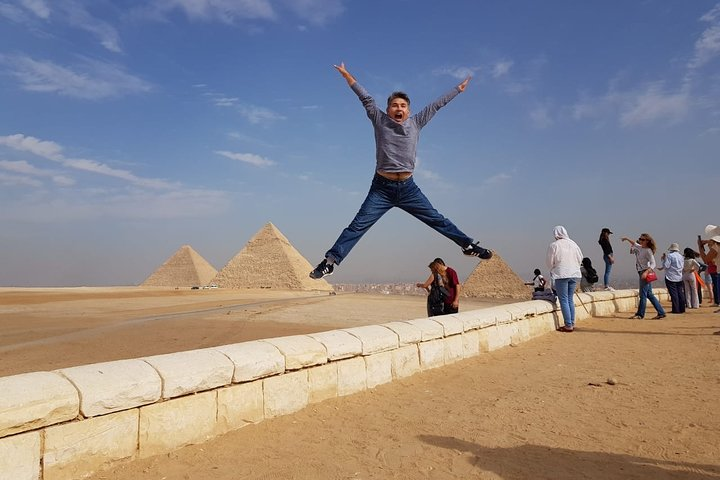 Private 2-Day Transit to Cairo for a Tour of the Pyramids, Sphinx and Egyptian Museum - Photo 1 of 8