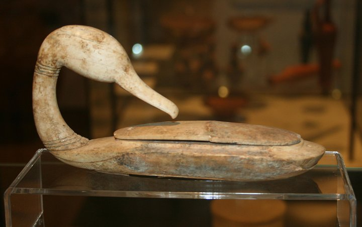 Duck shaped cosmetic bottle