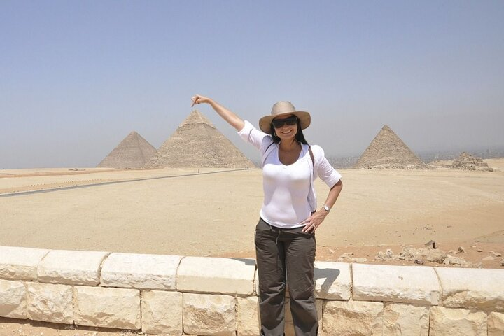 Private Full-Day Tour to Giza Pyramids,Sphinx,Memphis, and Saqqara - Photo 1 of 14