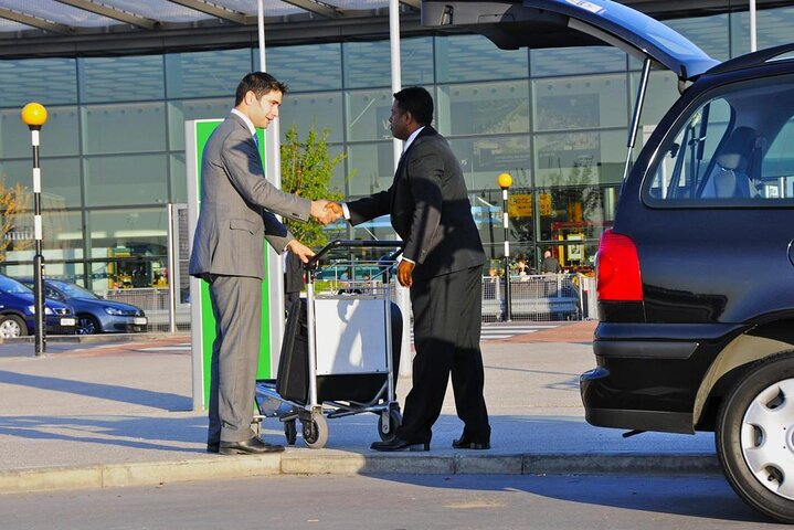 Private Transfer from Luxor Airport to Luxor Hotels or Cruise - Photo 1 of 6