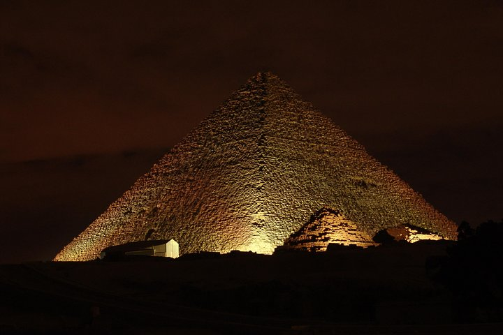 Light & sound show at Pyramids