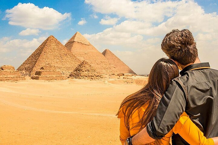 Private Tour of Giza Pyramids and the Egyptian Museum - Photo 1 of 10