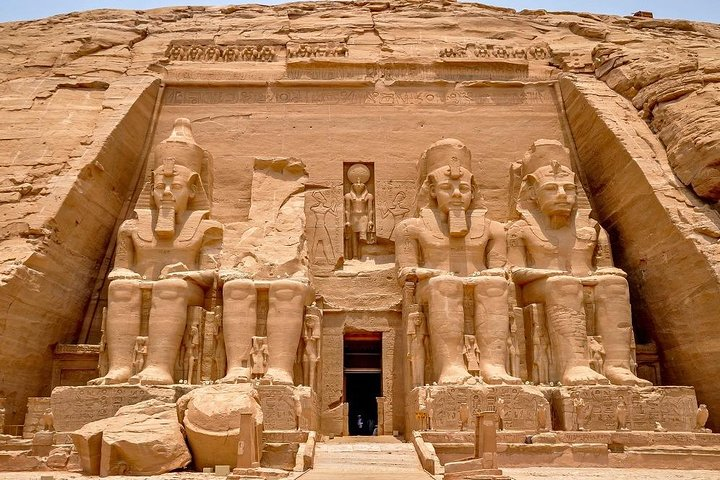 Private VIP Day trip to Abu Simbel - Photo 1 of 2