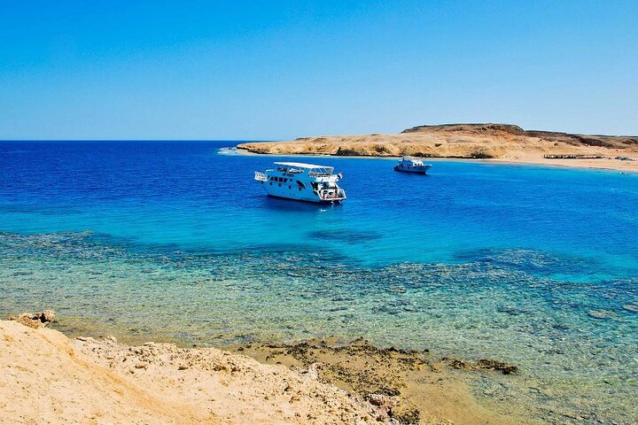 Ras Mohammed and White Island by boat from Dahab - Photo 1 of 8