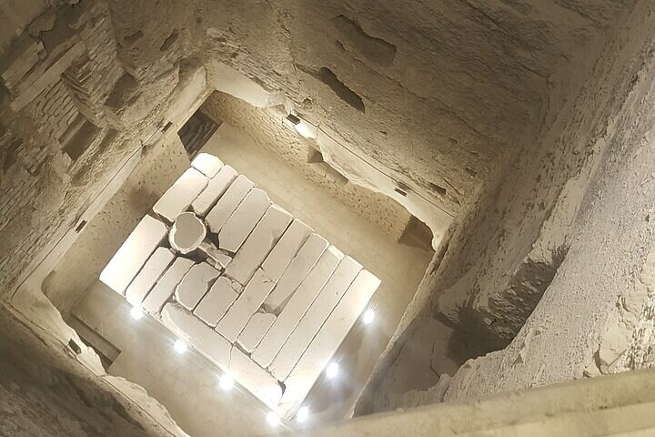 Inside the pyramid of king Djoser " zosar)