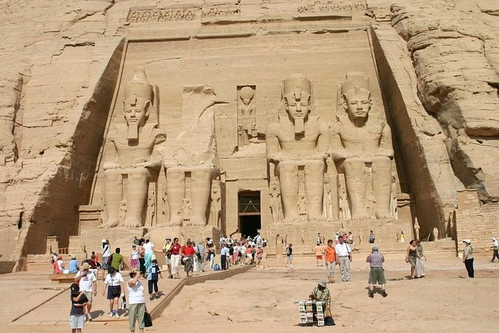 Tour to Abu Simbel Temple by Car - Photo 1 of 2