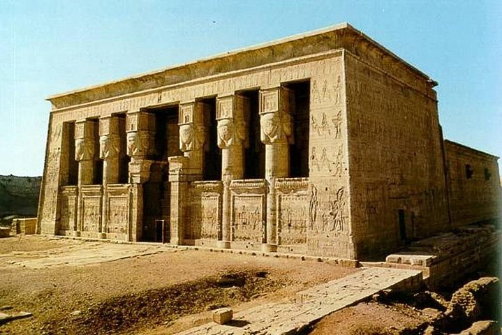 Trip to Dendera - Photo 1 of 9