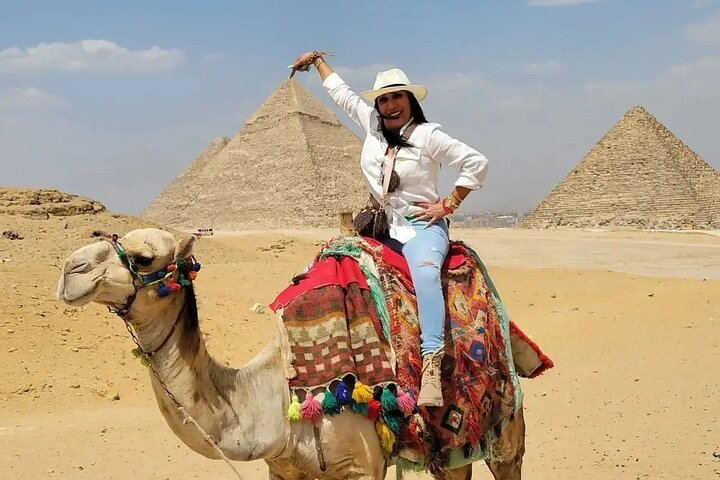Spend an unforgettable day exploring the magical history of Egypt. Early in the morning, we will pick you up from your hotel in Cairo and drive to the west bank of the Nile to explore its iconic monum