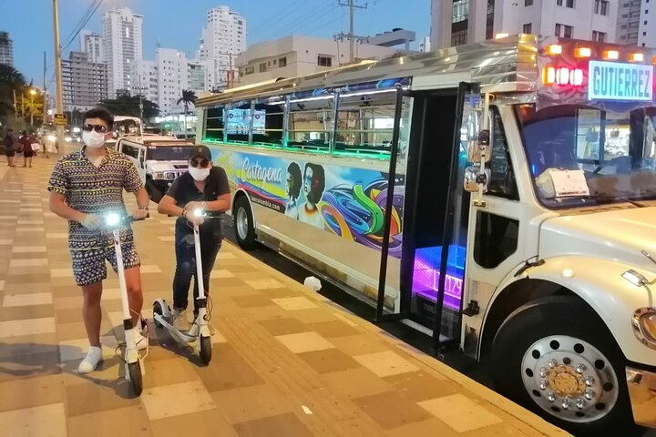 Chiva Disco and Rumba in Cartagena - Photo 1 of 6