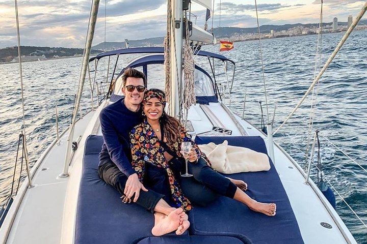 Big sailboat until 12 passengers + crew from Barcelona with Cava - Photo 1 of 11