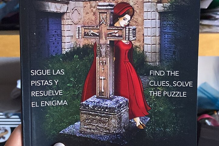 2 horas conociendo la ciudad de Cuenca resolviendo misterios. - Photo 1 of 3