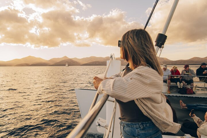 2hrs Dolphins Sunset Sailing Cruise With Drink - Photo 1 of 10