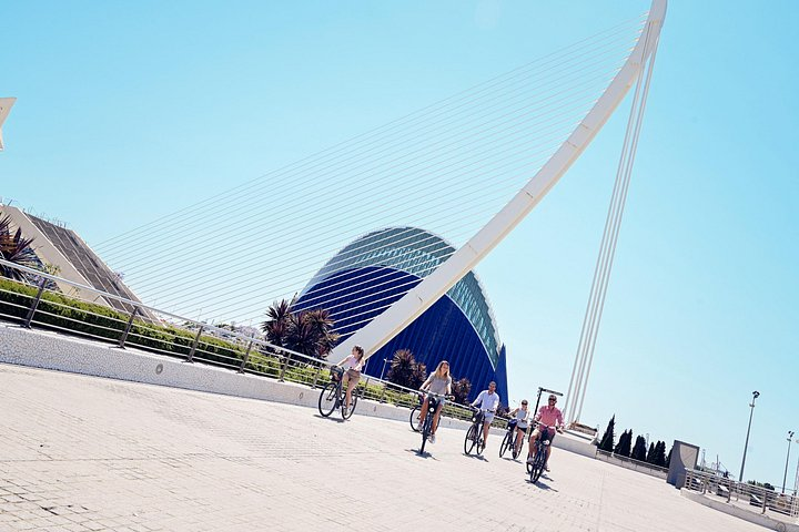 Essential Valencia by Bike | Discover the City’s Best in One Ride - Photo 1 of 10