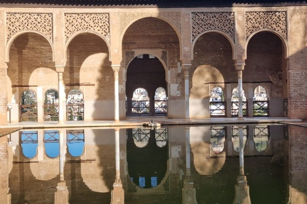 Alhambra & Generalife: Exclusive Guided Tour for Your Family or Group - Photo 1 of 12