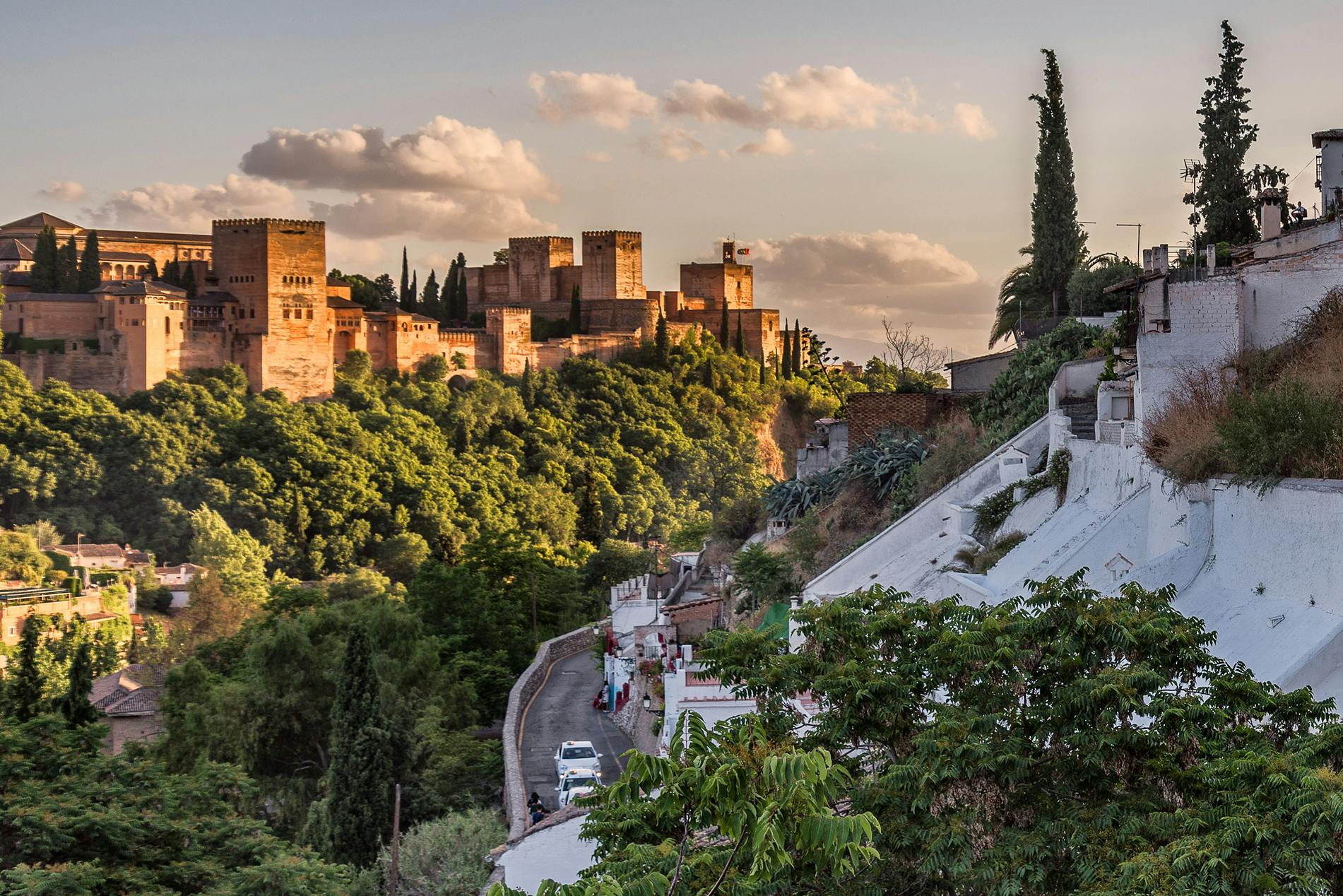 Alhambra, Nasrid Palaces, Albaicín & Sacromonte: Guided Tour - Photo 1 of 6