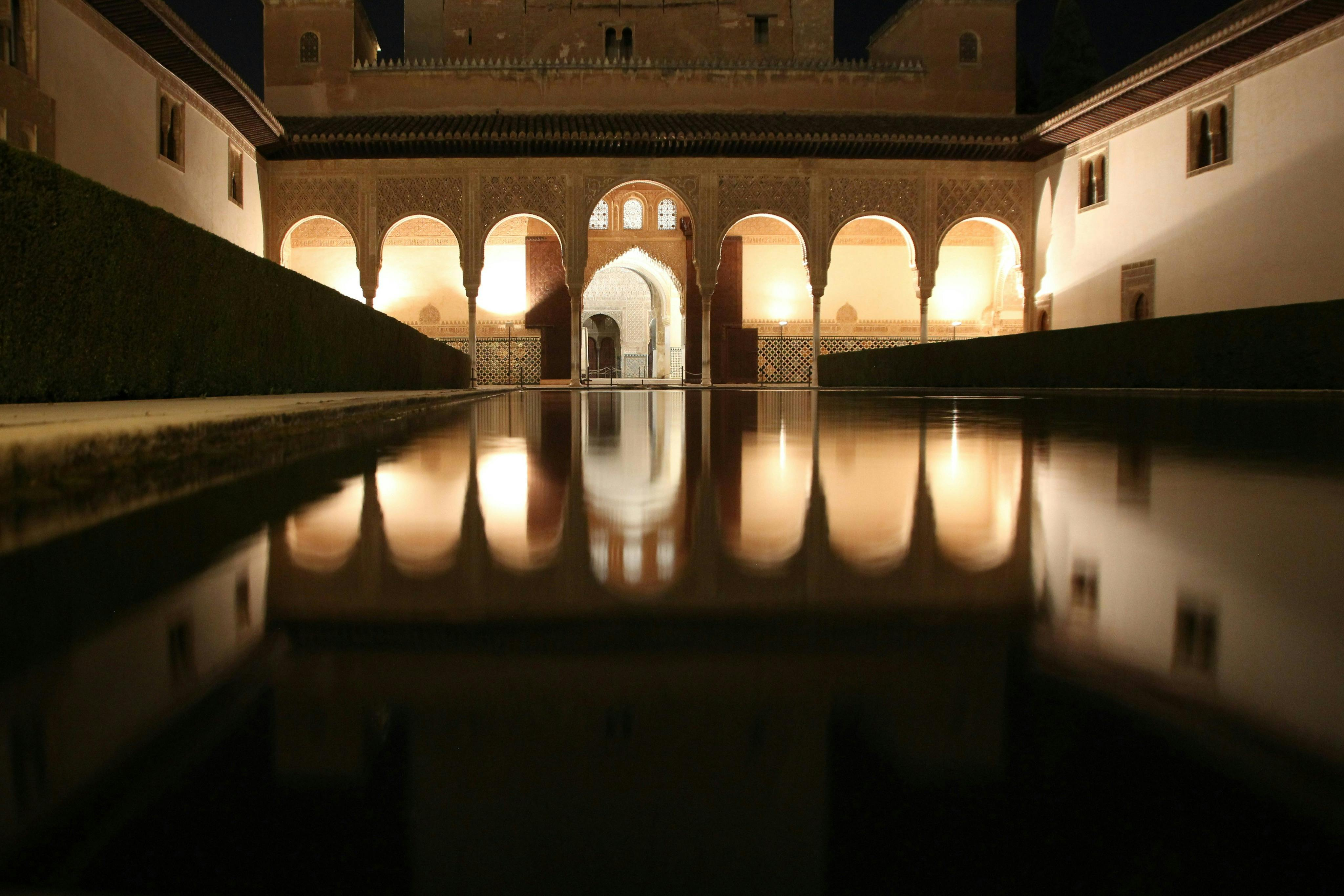 Alhambra Night Entry To Nasrid Palaces Carlos V Palace Audio Guide 
