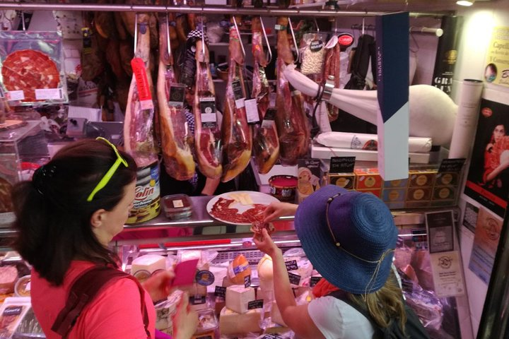 Central Market & Hidden Tapas Bars Tour in Alicante - Photo 1 of 12