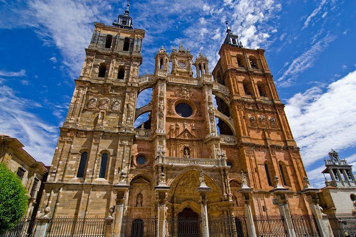 Astorga in full - Photo 1 of 4