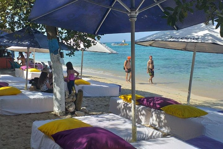 Banana Beach on the white beach of Baru - Photo 1 of 7