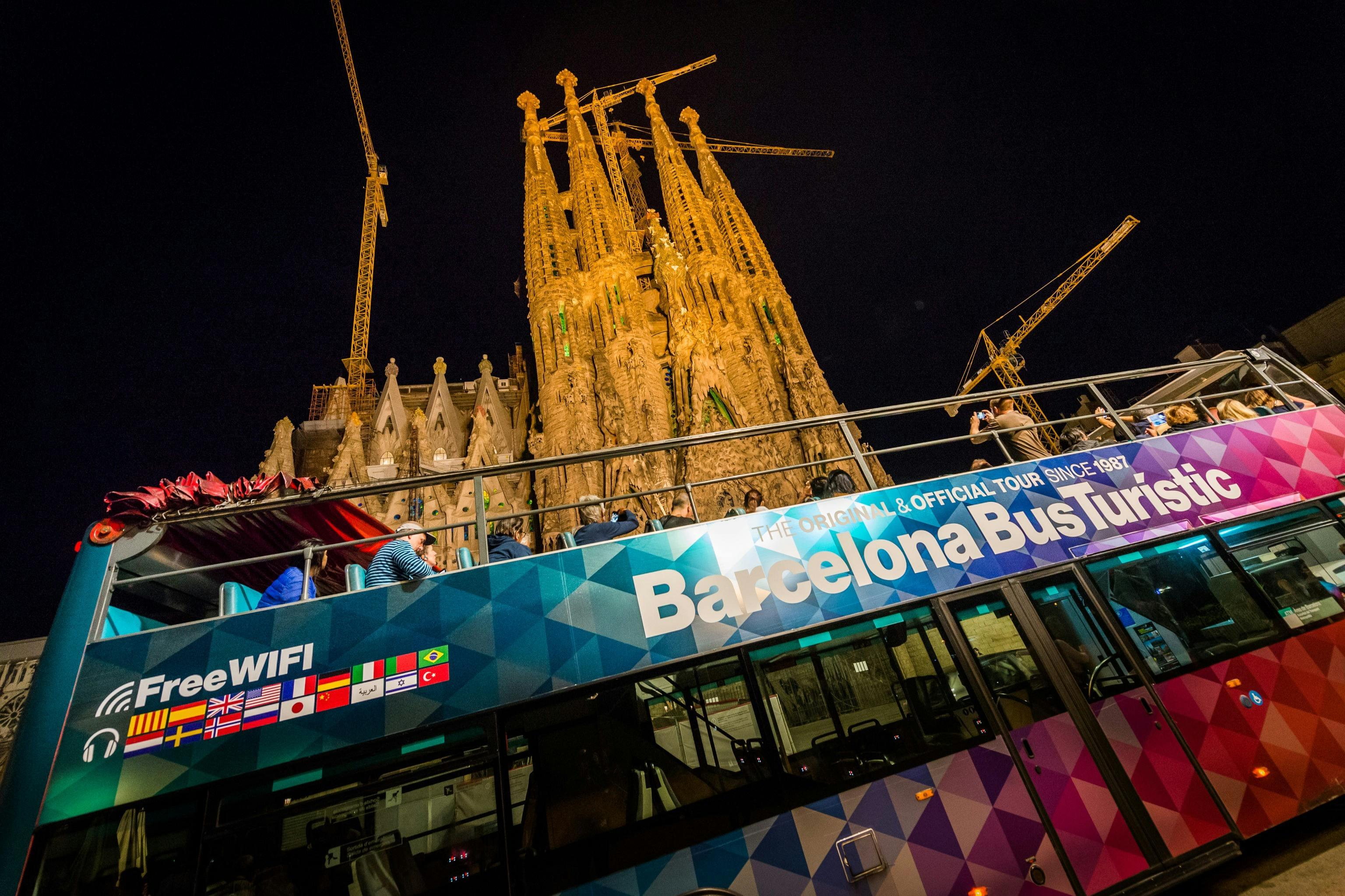 Barcelona Bus Turístic: Night Tour - Photo 1 of 6