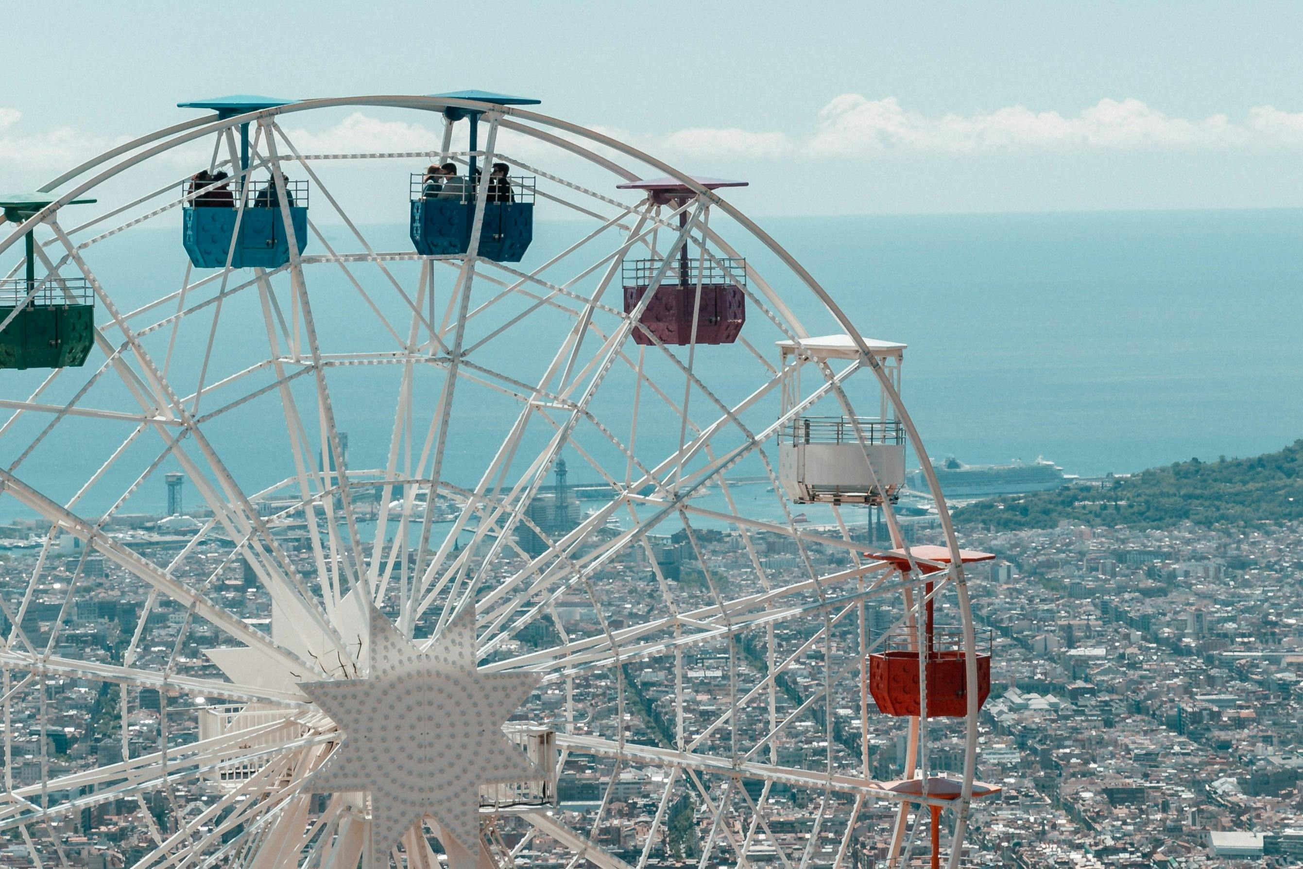 Barcelona Card Express: 48-Hr Public Transport Pass + Discounts - Photo 1 of 5