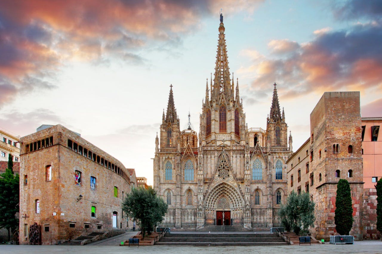 Barcelona Cathedral: Skip The Line Ticket + Guided Morning Tour + Breakfast - Photo 1 of 7