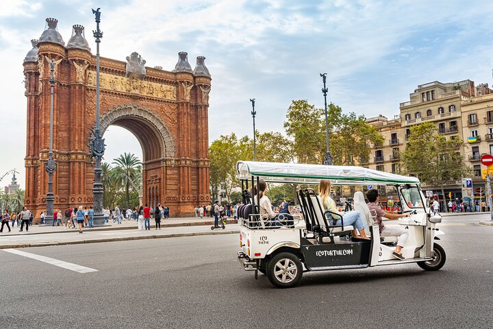 Barcelona Expert Tour in Eco Tuk Tuk Private with Local Guide - Photo 1 of 17