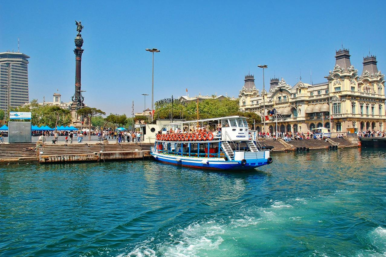Barcelona: Las Golondrinas 40-Minute Boat Cruise - Photo 1 of 4