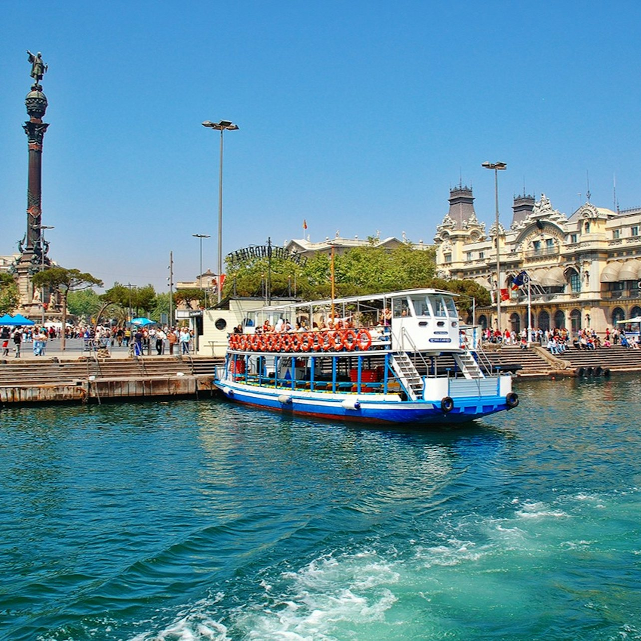 Barcelona: Las Golondrinas 40-Minute Boat Cruise - Photo 1 of 4
