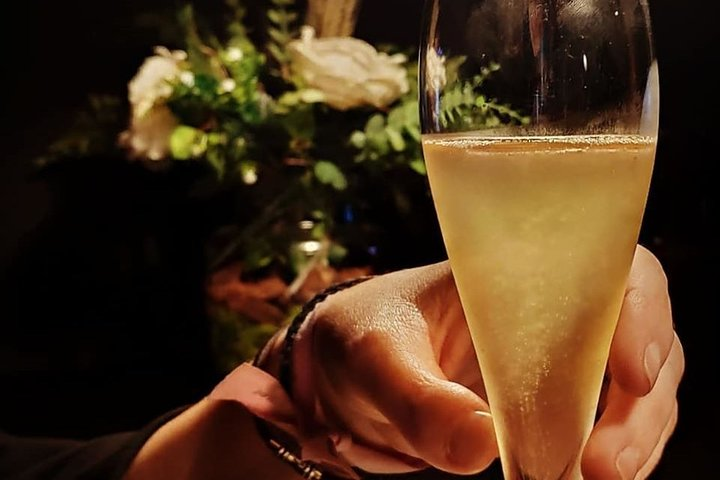 Bubble tasting - Photo 1 of 4