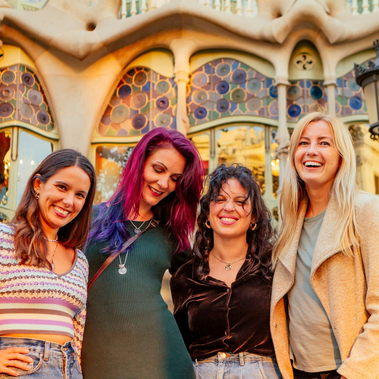 Barcelona: Professional Photoshoot at Casa Batlló & Casa Milà - Photo 1 of 12