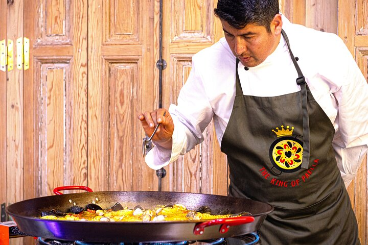 Madrid: Paella & Sangria Class - Chicken, Seafood & Vegan Option. - Photo 1 of 25