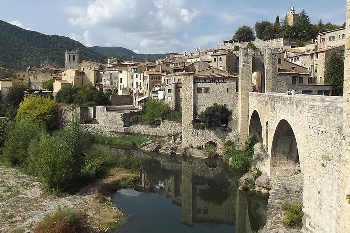 Dalí, Besalú & Girona -Small group - Photo 1 of 6