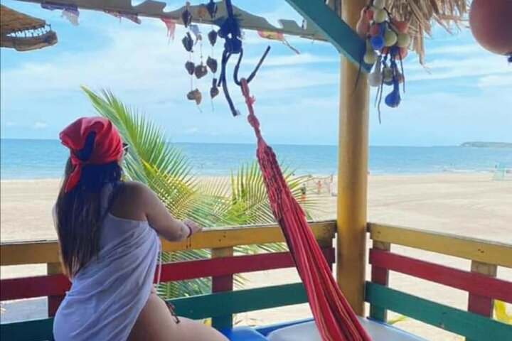 Day Tour in a cabin in front of the sea - Photo 1 of 7