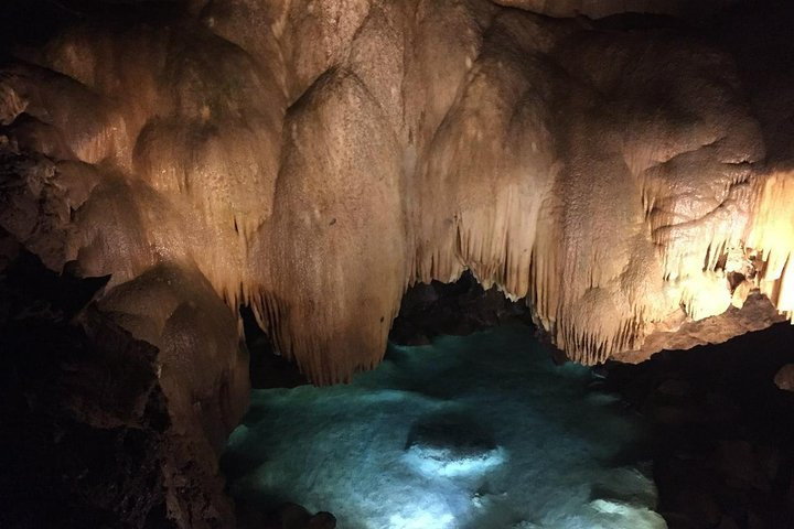 Explore the breathtaking mysteries of la Gruta de las Maravillas where stunning stalactites and shimmering waters create an unforgettable experience nestled in the heart of Aracena.
