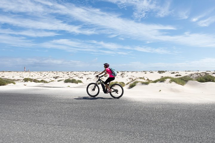 Volcanic Discovery PREMIUM eBike Tour; easy level: 35 km - Photo 1 of 19