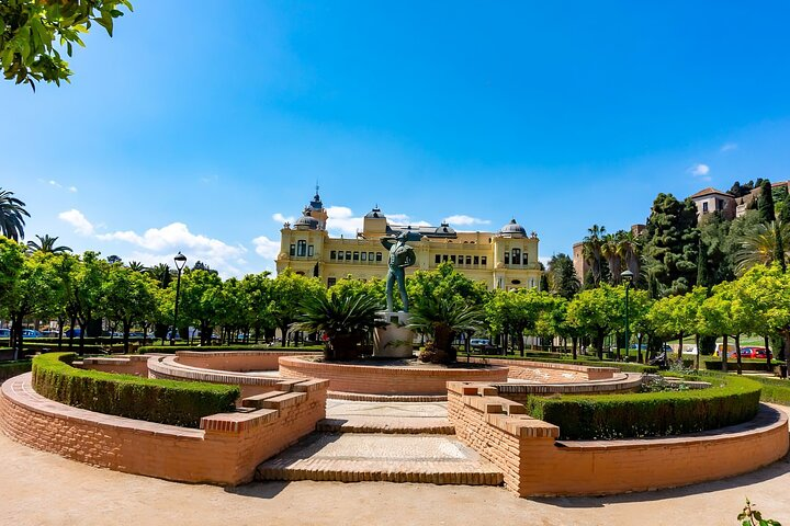 Family Discoveries in Málaga: A Cultural Private Tour - Photo 1 of 6