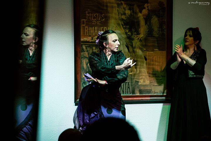 Experience the passion of flamenco at La Milonga Tablao where talented performers bring the spirit of Seville to life amidst authentic tapas and drinks. Unforgettable nights await.